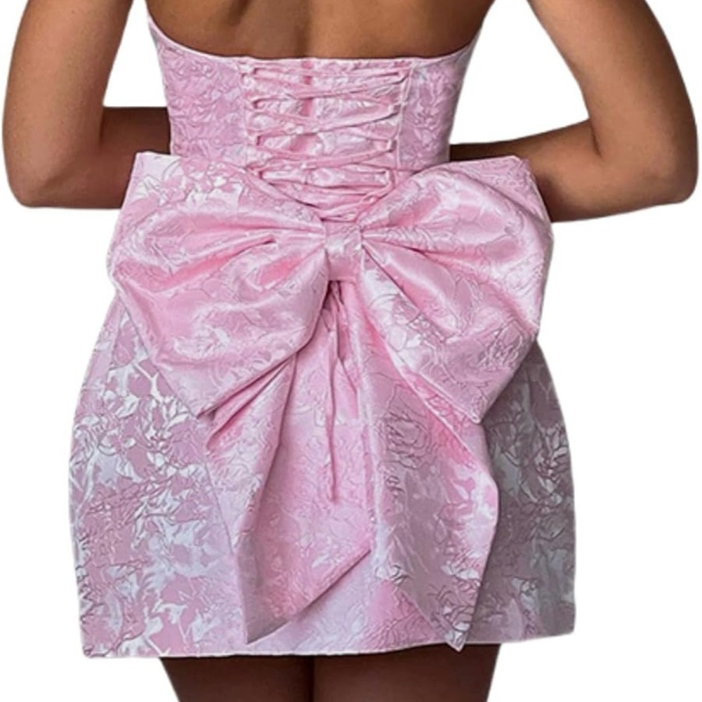 Elegant Pink Strapless Dress with Bow - Picture 2 of 4